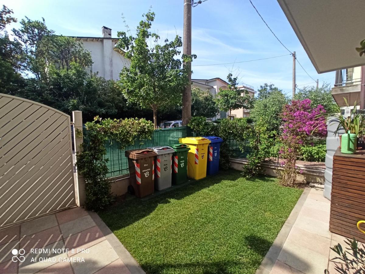 Il Don Minzoni 98 "Casa Vacanze" Lido di Camaiore Exterior photo